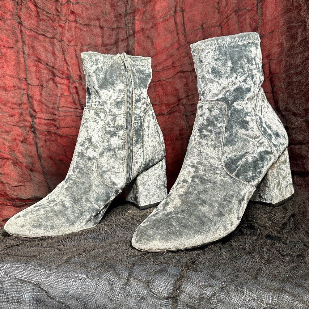 Very Volatile zip up ankle boots